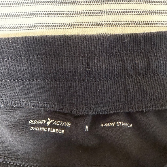 Men's Old Navy Active Draw String Shorts. - Picture 2 of 3